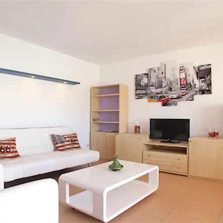 Stunning 4 Bedroom In *